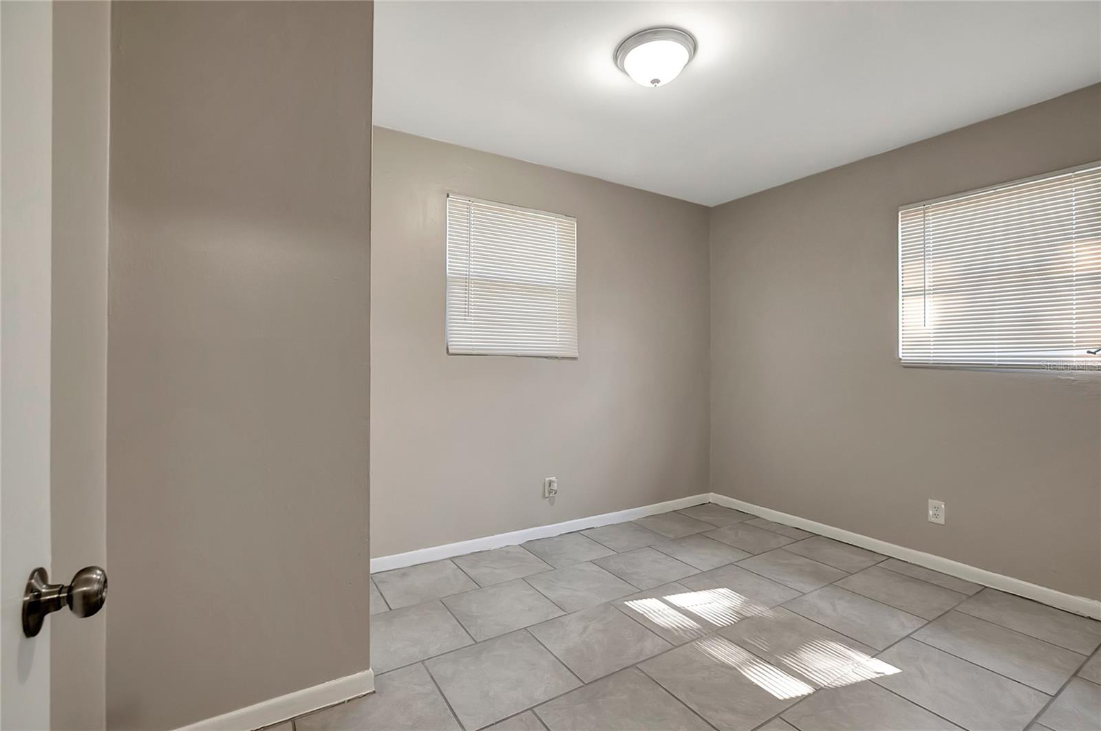 7902 ALLAMANDA AVE, TAMPA, FL, 33619