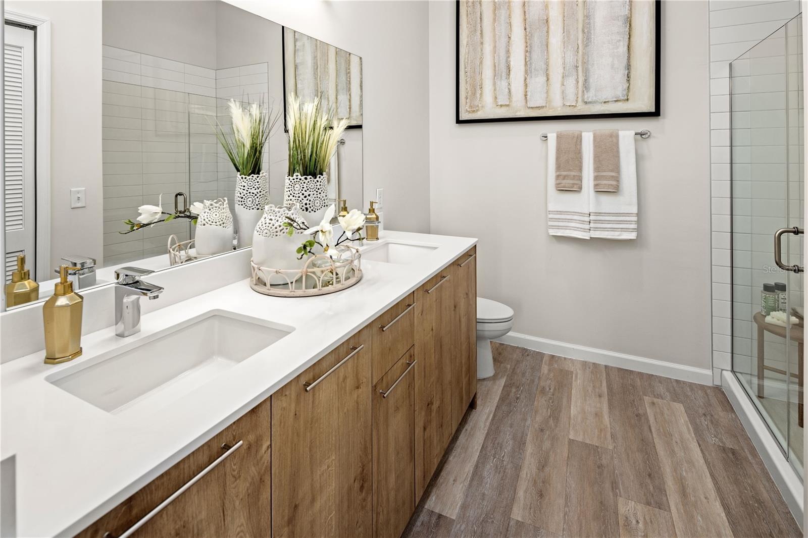 5256 INTERNATIONAL DR #B1, ORLANDO, FL, 32819