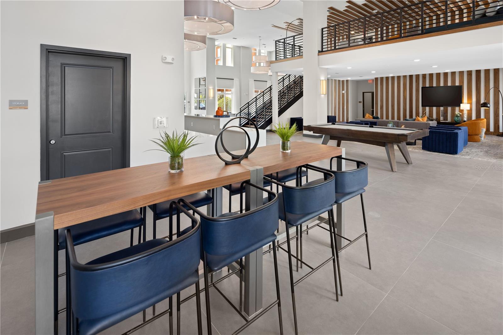 5256 INTERNATIONAL DR #B1, ORLANDO, FL, 32819