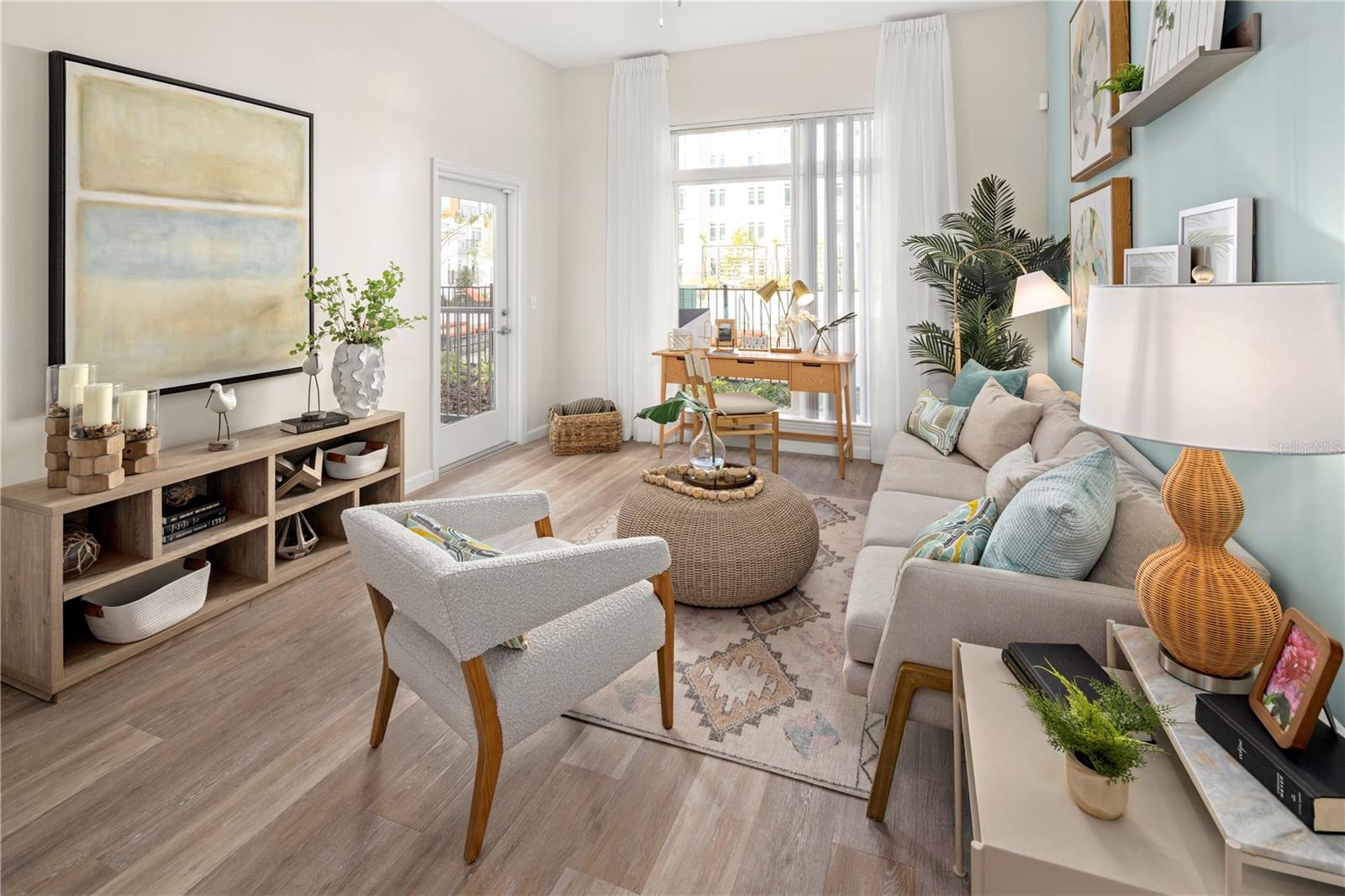 5256 INTERNATIONAL DR #B1, ORLANDO, FL, 32819