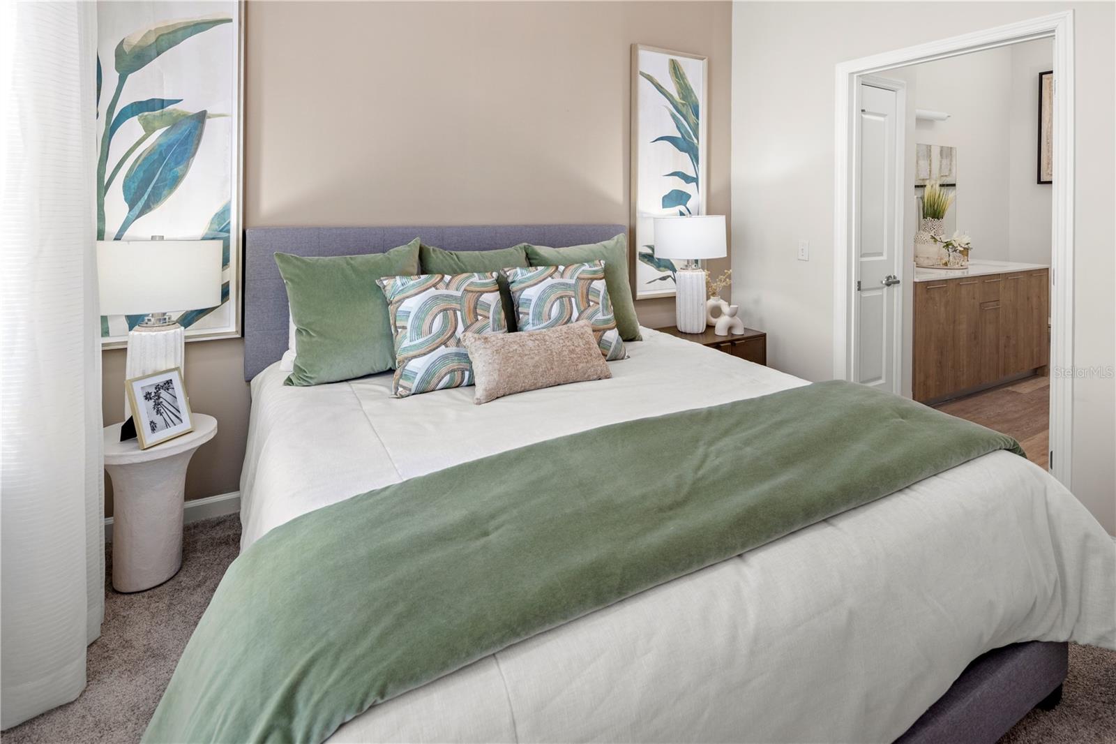 5256 INTERNATIONAL DR #B1, ORLANDO, FL, 32819