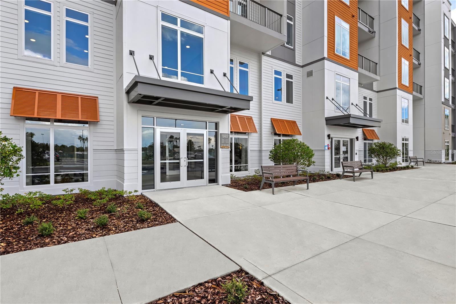 5256 INTERNATIONAL DR #B1, ORLANDO, FL, 32819