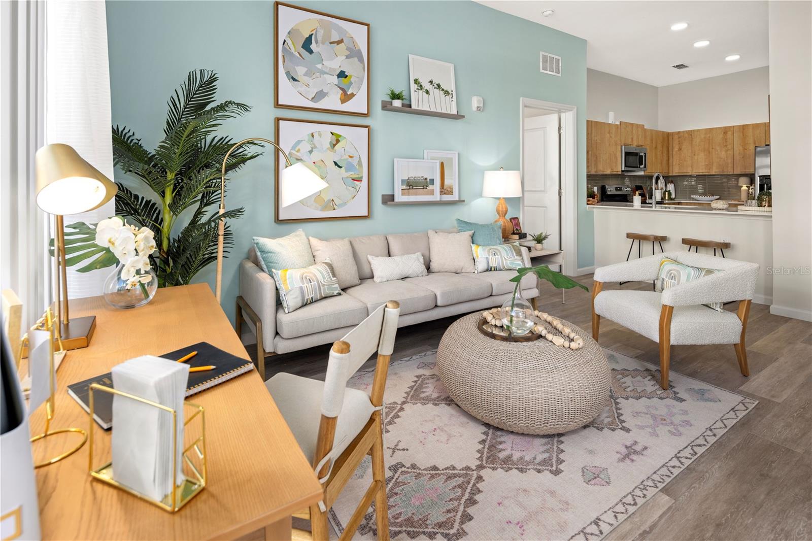 5256 INTERNATIONAL DR #B1, ORLANDO, FL, 32819