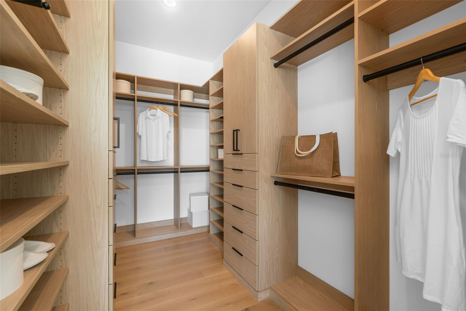 A4670786 Property Photo