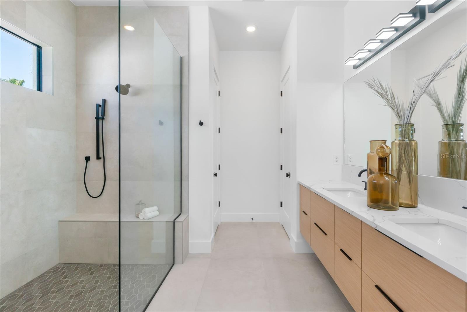 A4670786 Property Photo