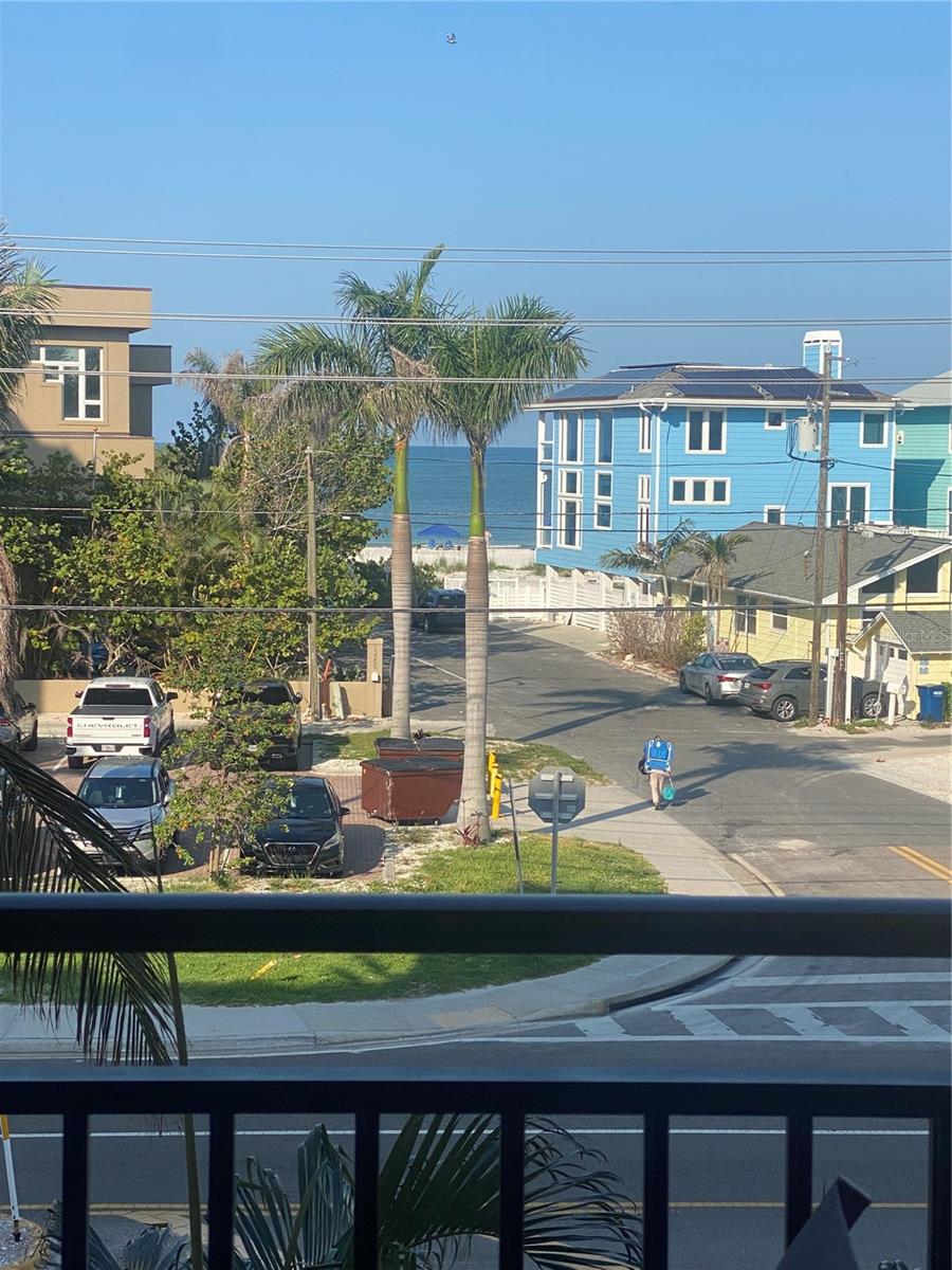 balcony view- walk to Gulf