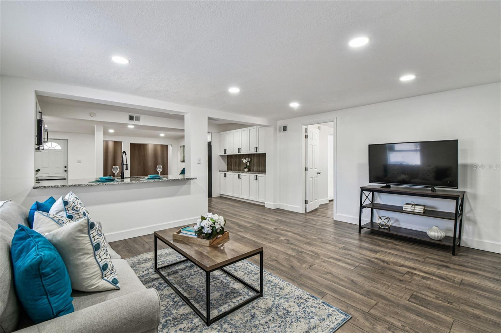 7918 ENDIVE AVE, TAMPA, FL, 33619