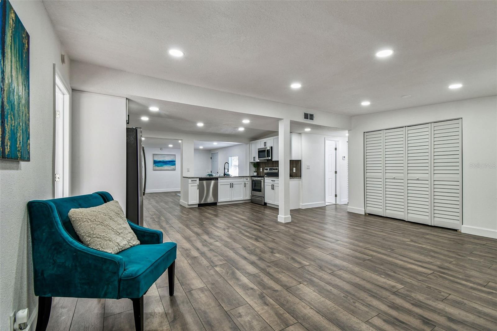 7918 ENDIVE AVE, TAMPA, FL, 33619