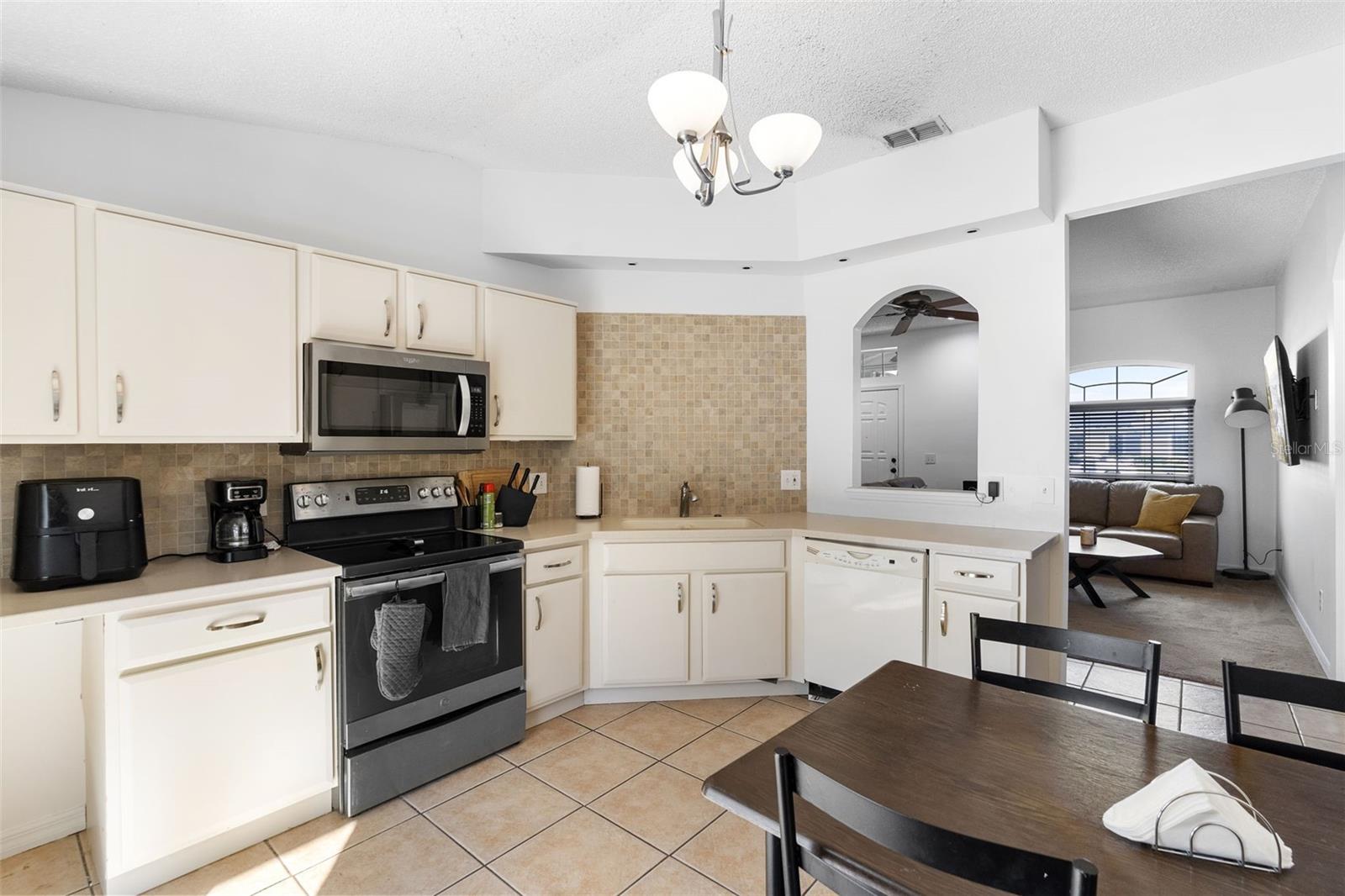 2482 E TIPTON DR, DELTONA, FL, 32738