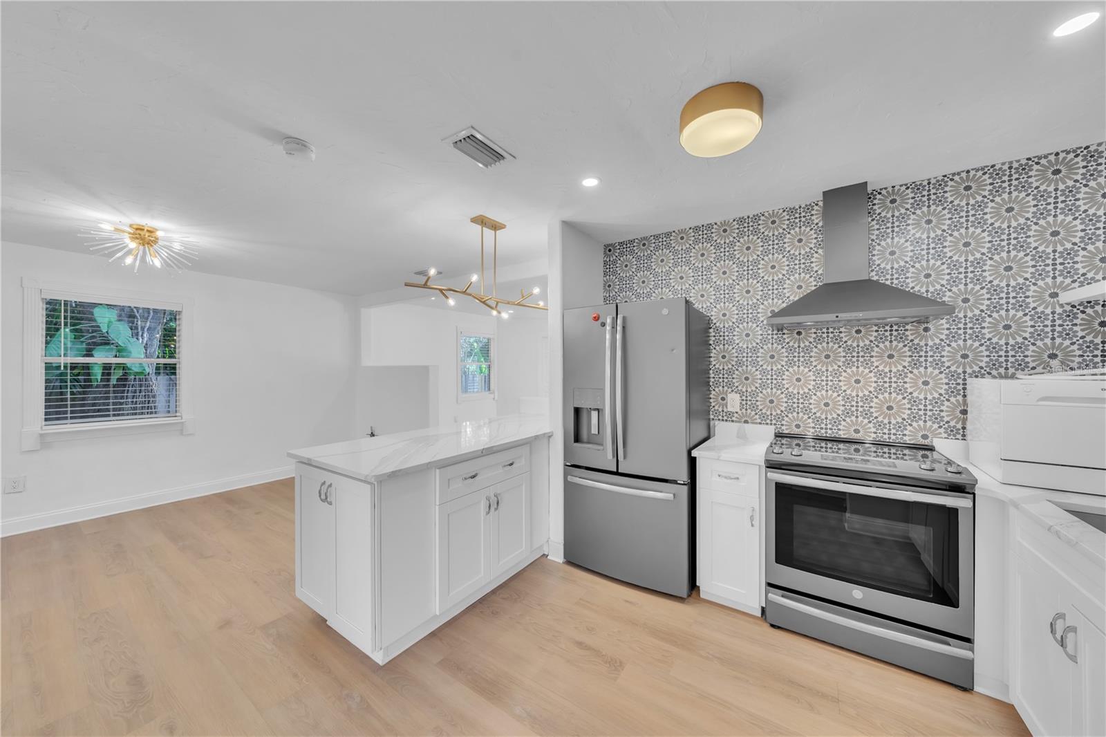 314 W FRANCES AVE, TAMPA, FL, 33602