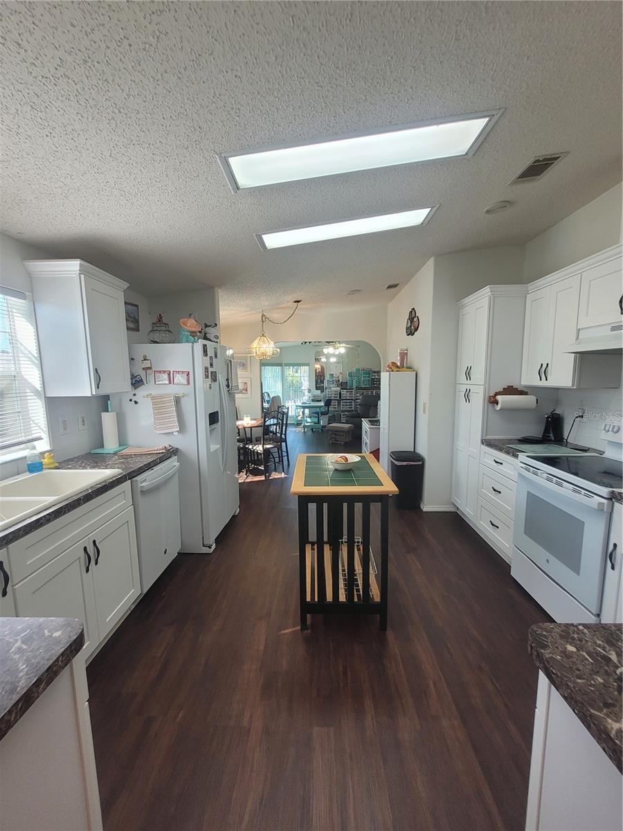 1537 BLUE LAKE DR, LAKELAND, FL, 33801