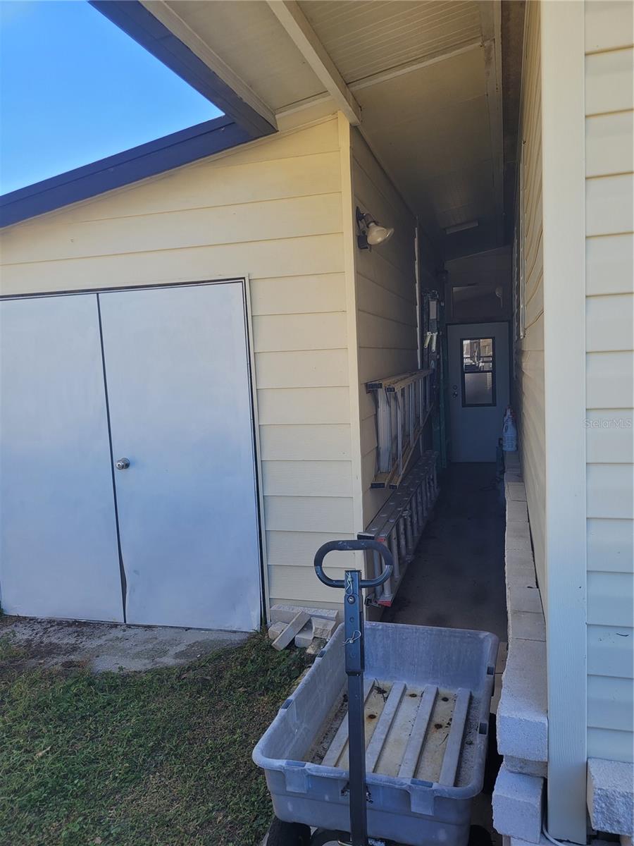 1537 BLUE LAKE DR, LAKELAND, FL, 33801