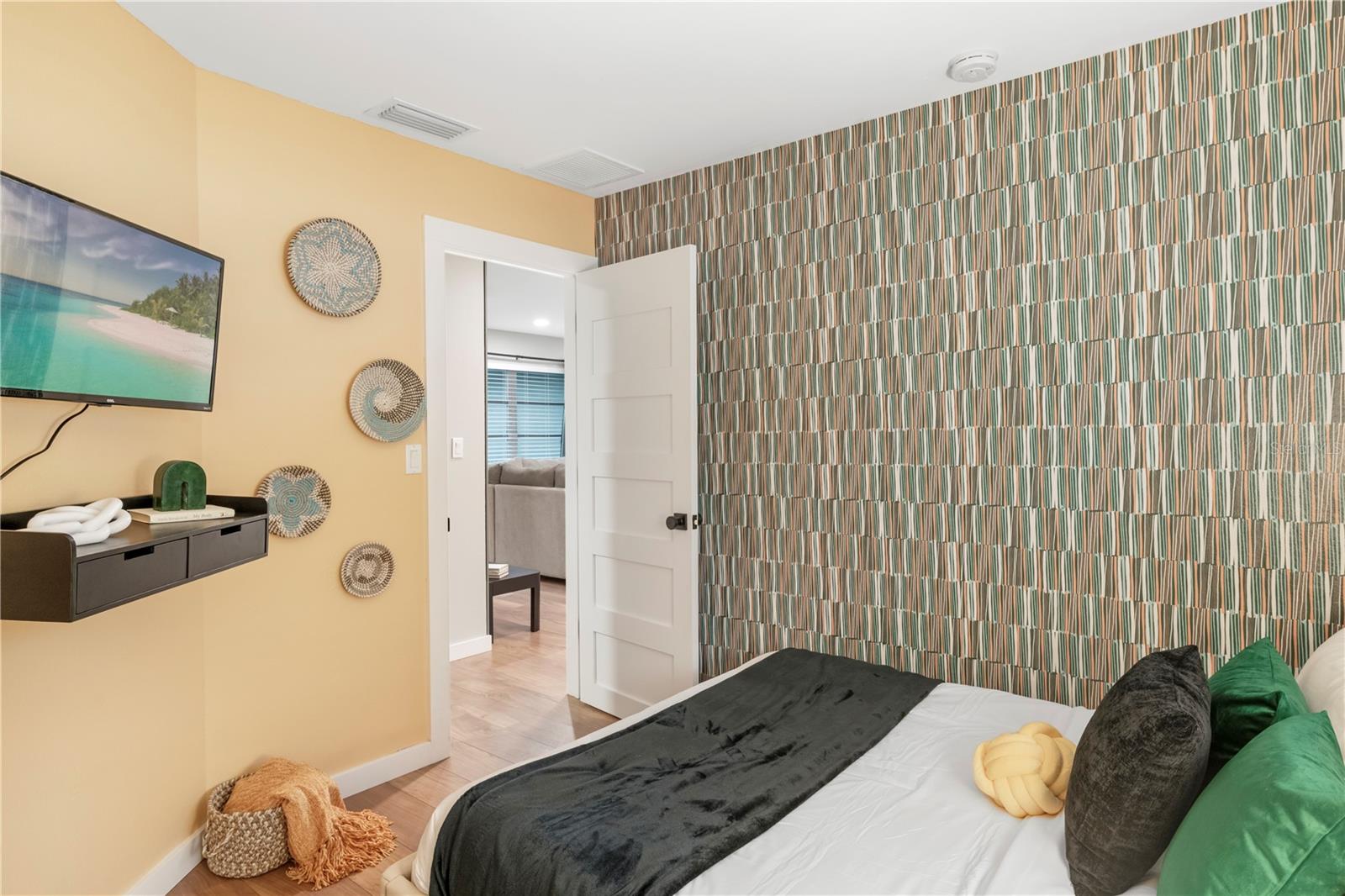 8693 PINETREE DR E, SEMINOLE, FL, 33772