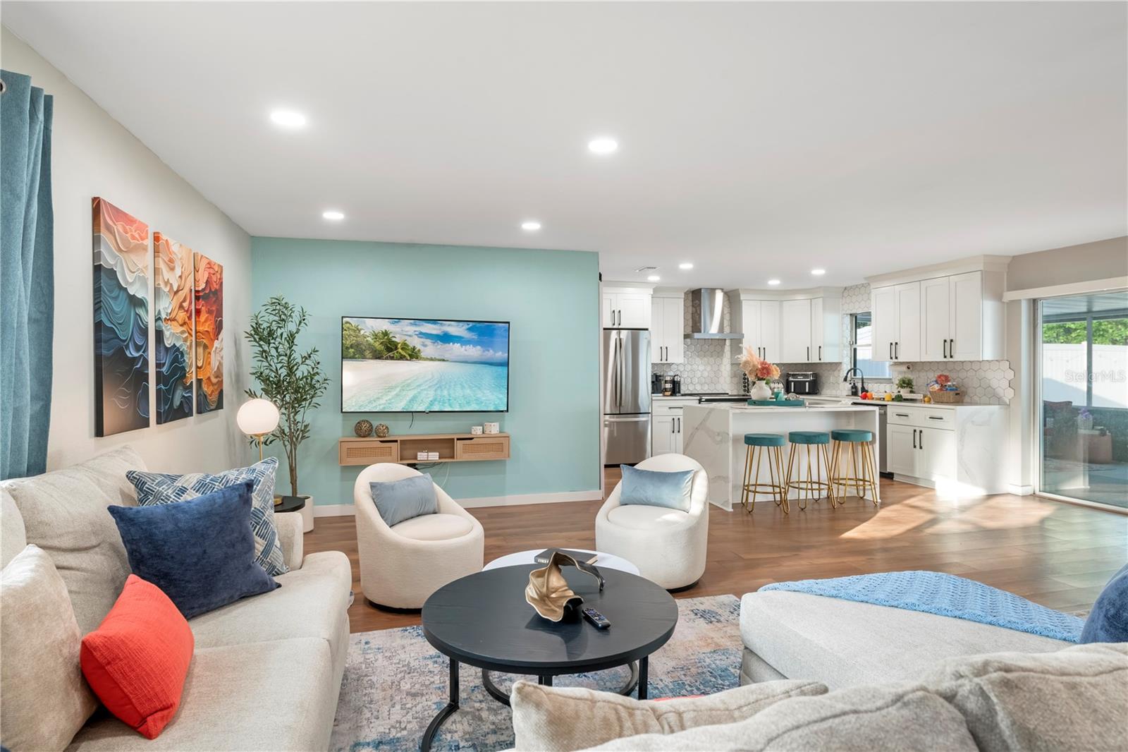 8693 PINETREE DR E, SEMINOLE, FL, 33772