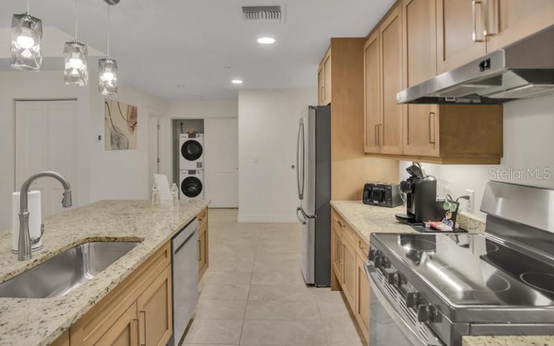 24 AVALON ST #305, CLEARWATER BEACH, FL, 33767