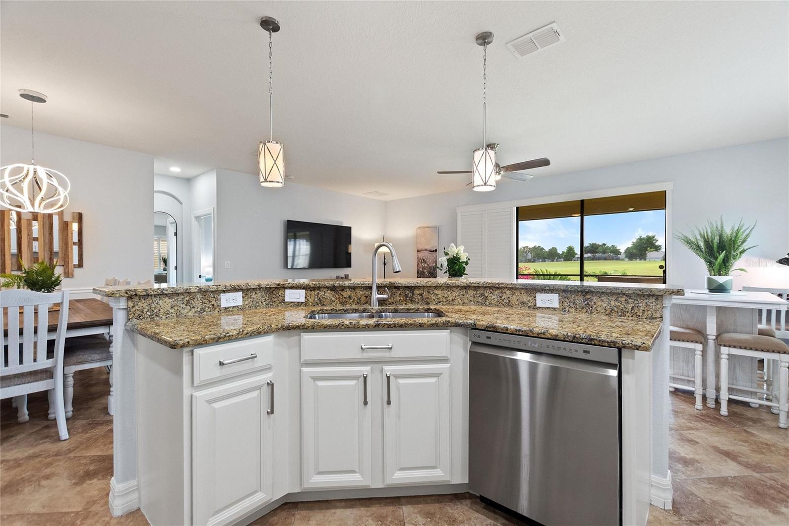 8924 DOVE VALLEY WAY, DAVENPORT, FL, 33896