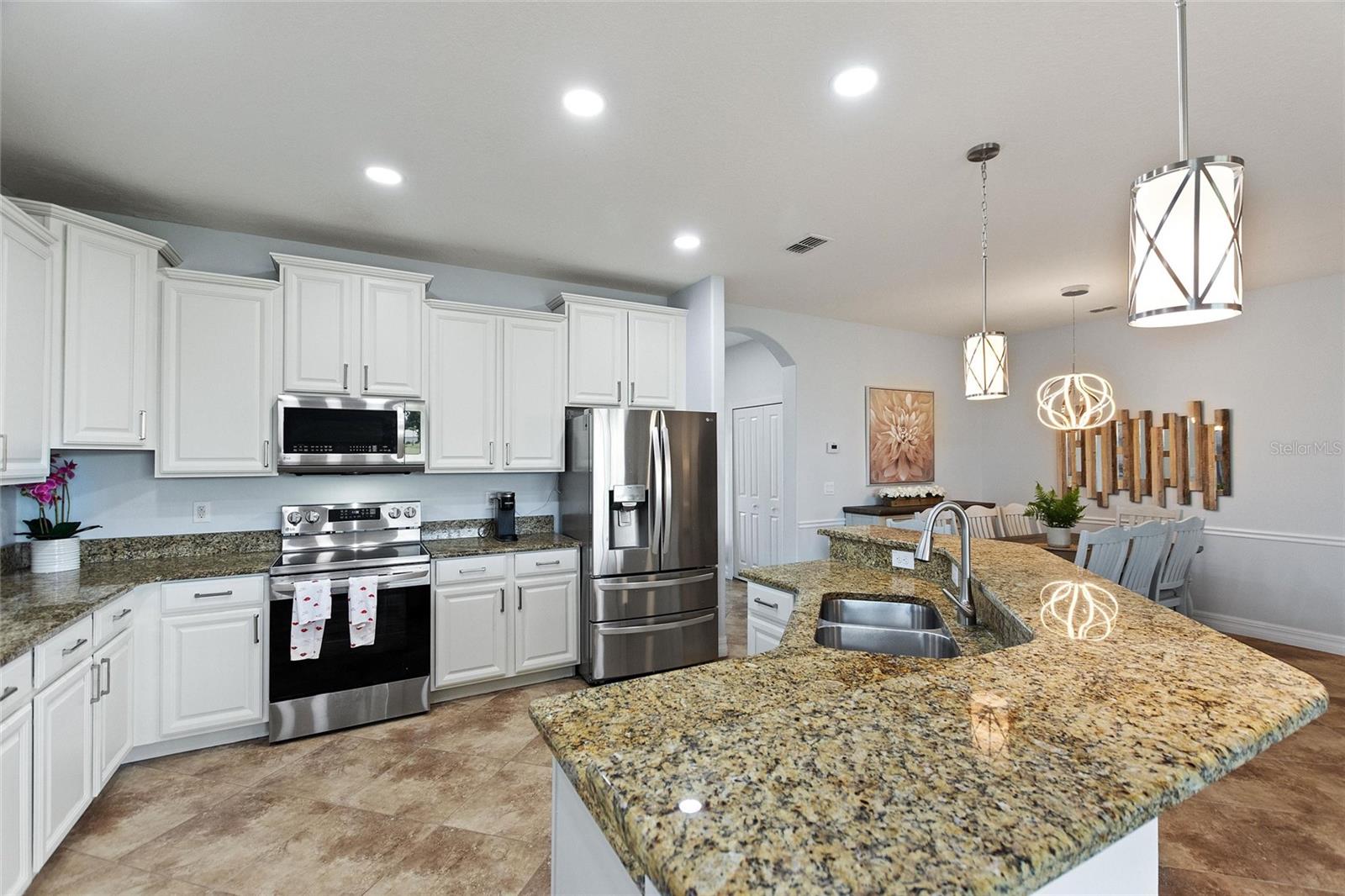 8924 DOVE VALLEY WAY, DAVENPORT, FL, 33896