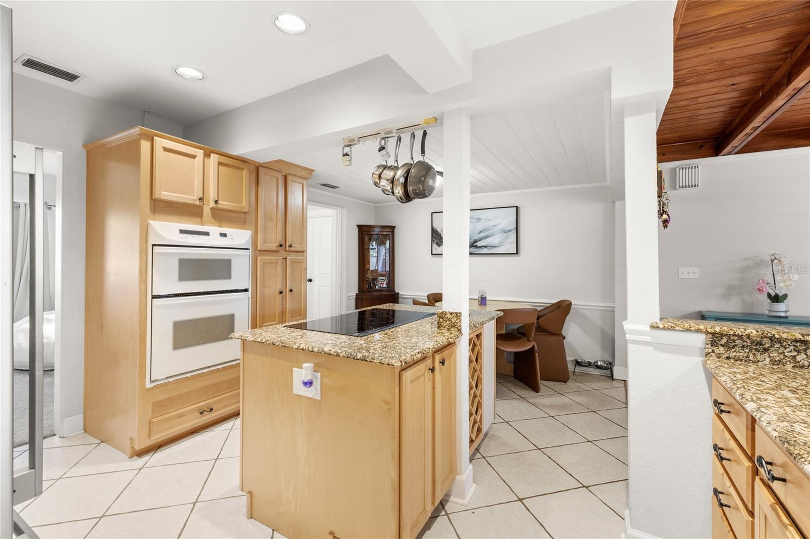 807 SILVER DR, ORLANDO, FL, 32804