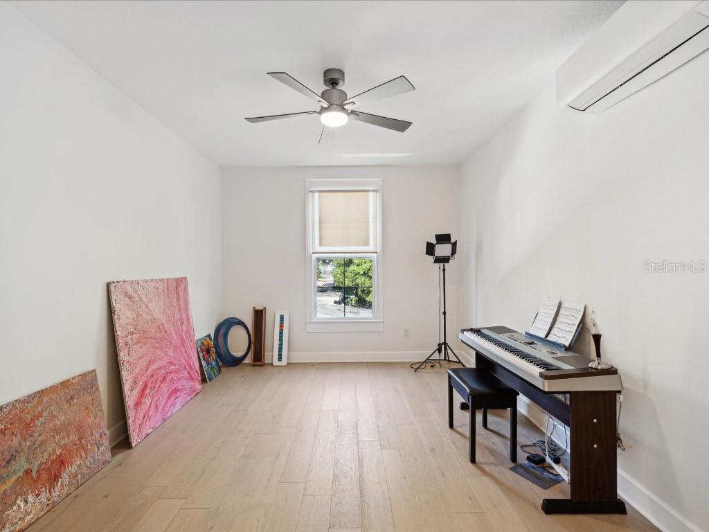 4916 3RD ST N, ST PETERSBURG, FL, 33703