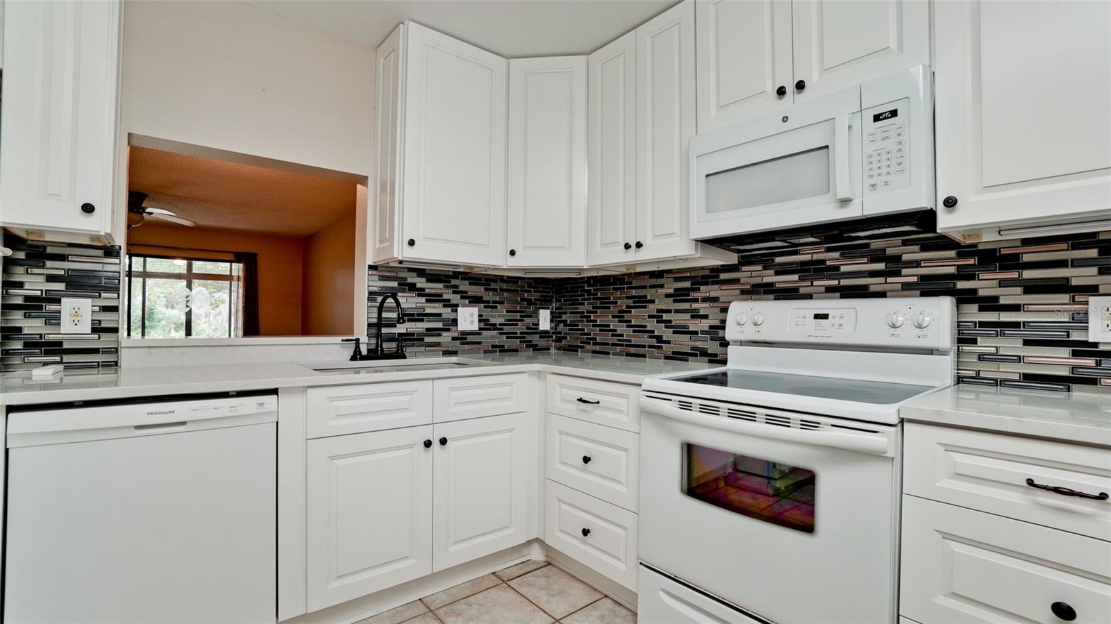 811 OAK DR #811, BRADENTON, FL, 34210