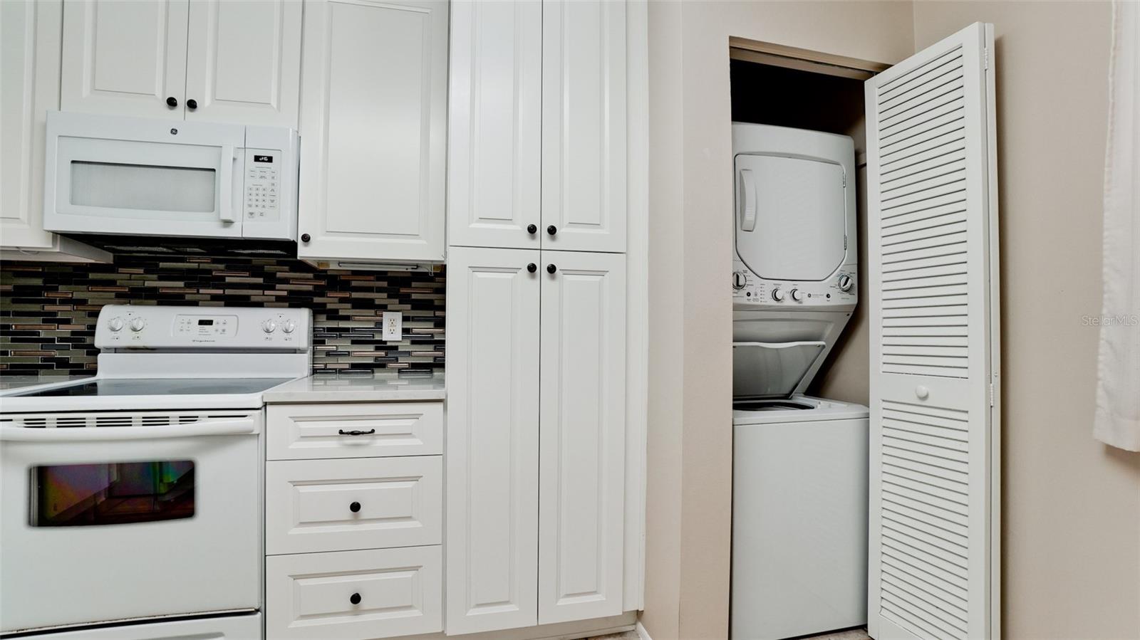 811 OAK DR #811, BRADENTON, FL, 34210