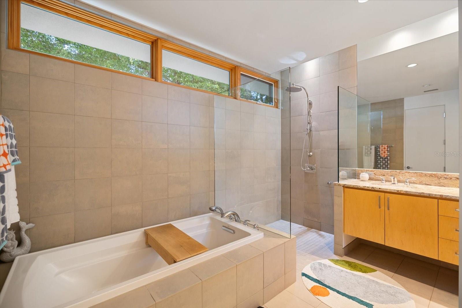 A4670822 Property Photo