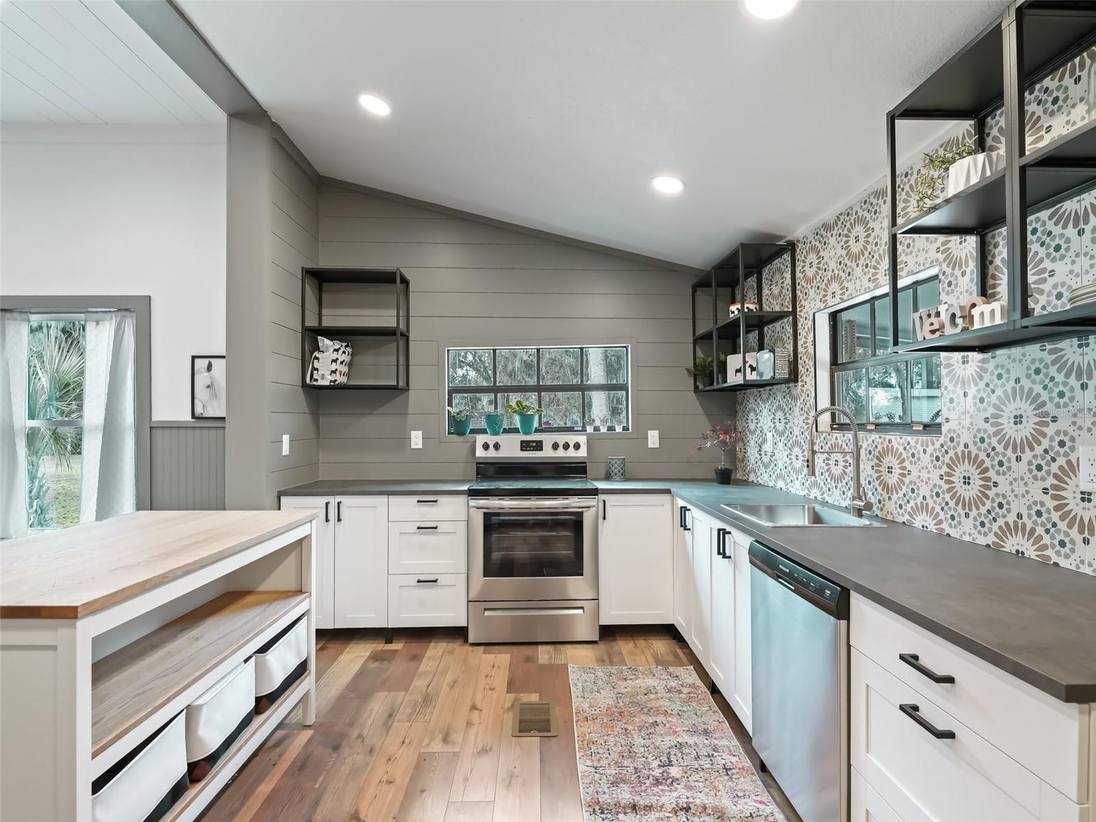 18350 NE 19TH CT, CITRA, FL, 32113