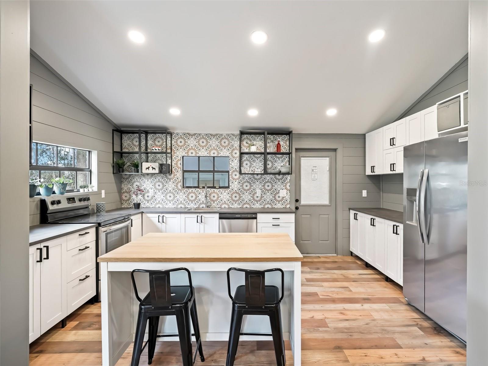 18350 NE 19TH CT, CITRA, FL, 32113