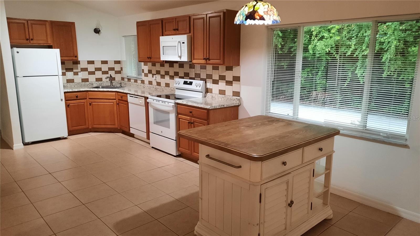 640 VIRGINIA AVE, HOLLY HILL, FL, 32117