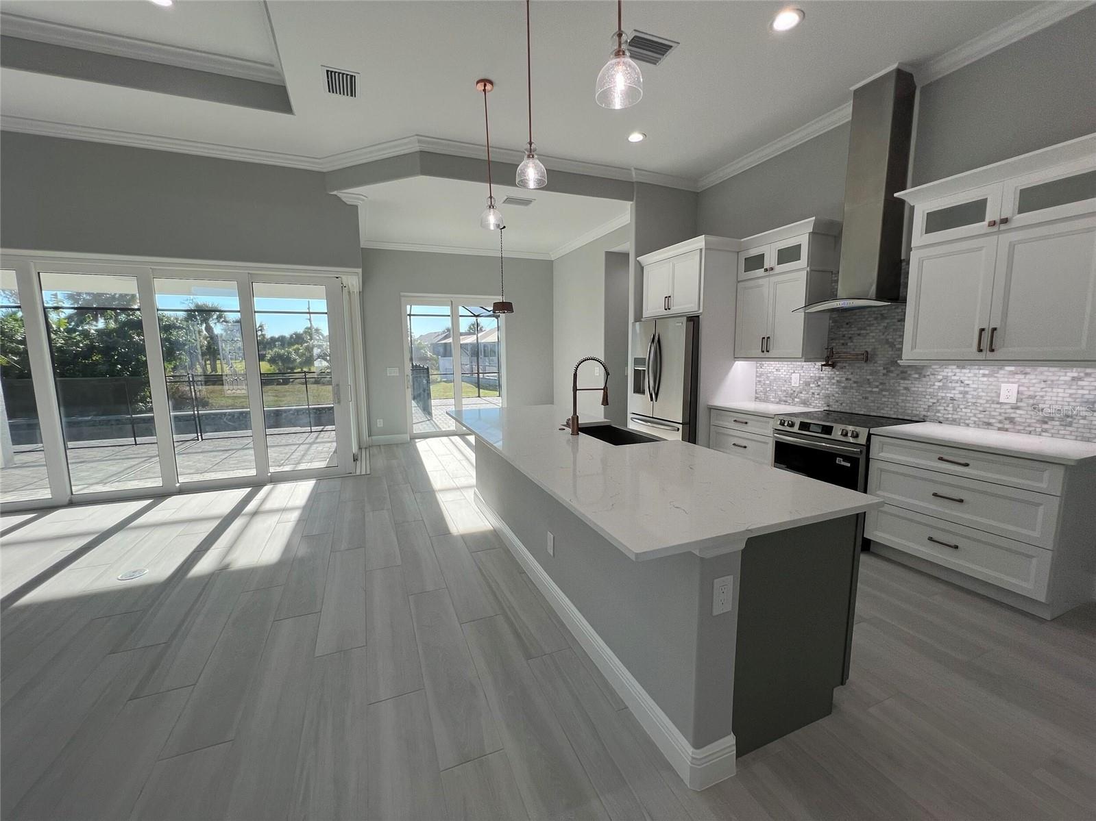 750 ROTONDA CIR, ROTONDA WEST, FL, 33947