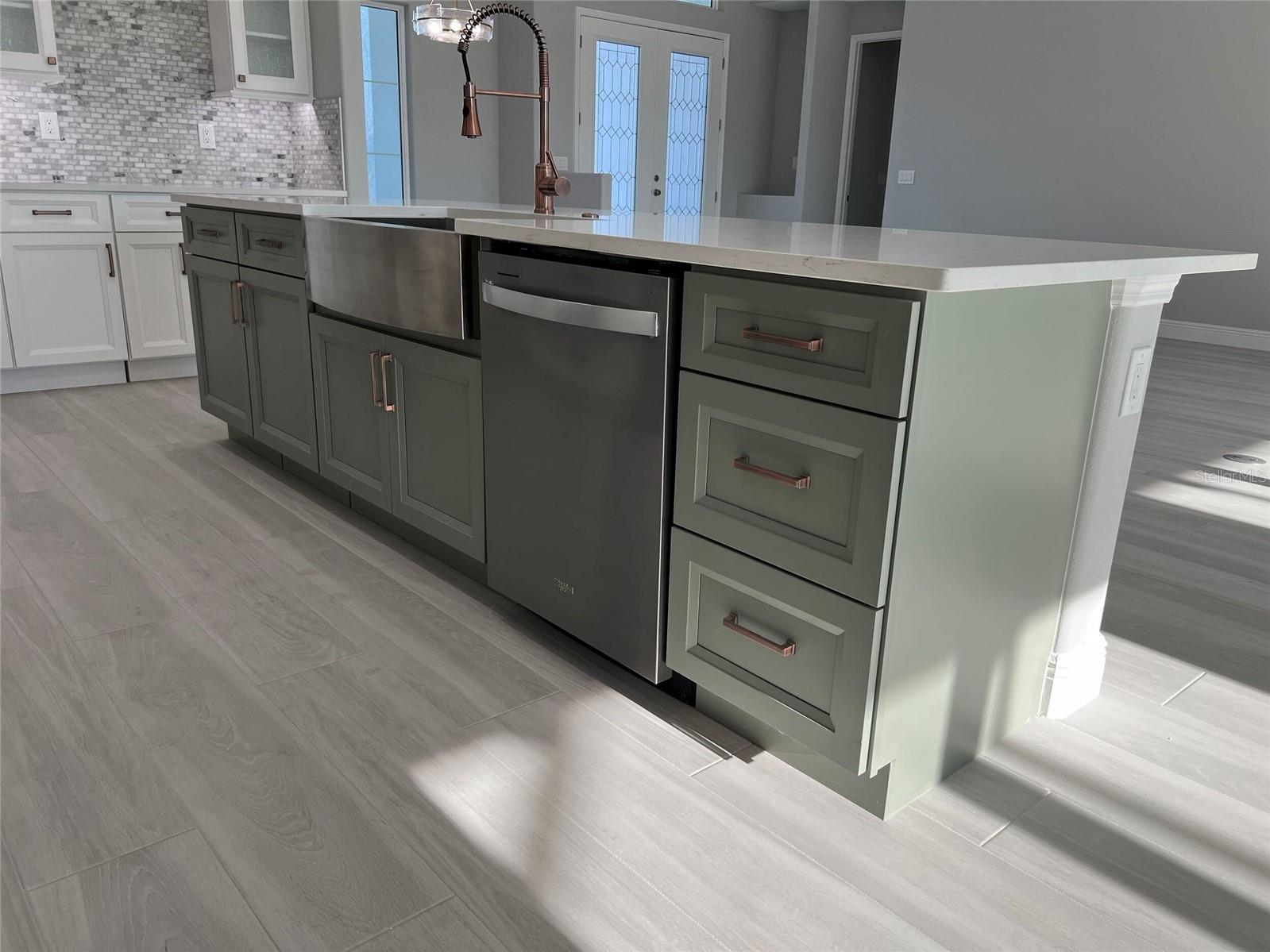 750 ROTONDA CIR, ROTONDA WEST, FL, 33947