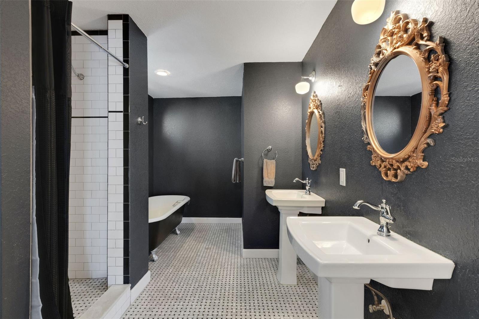 717 12TH AVE N, ST PETERSBURG, FL, 33701