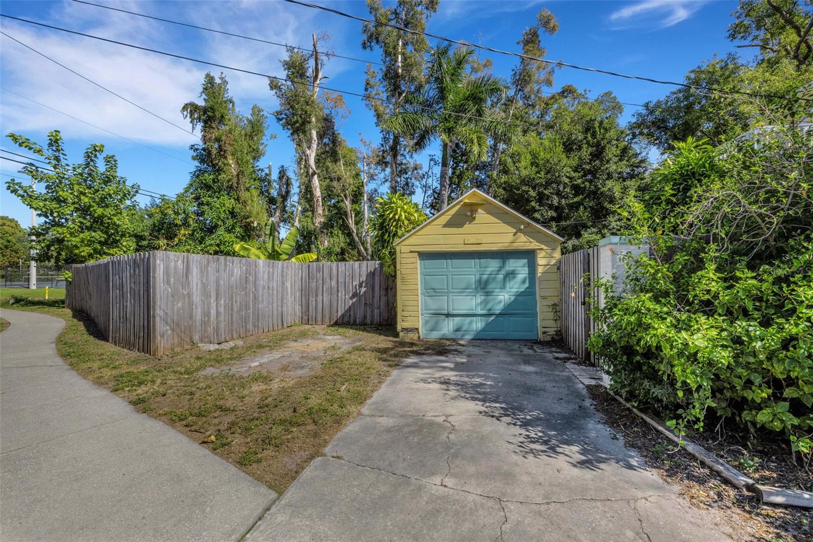 717 12TH AVE N, ST PETERSBURG, FL, 33701