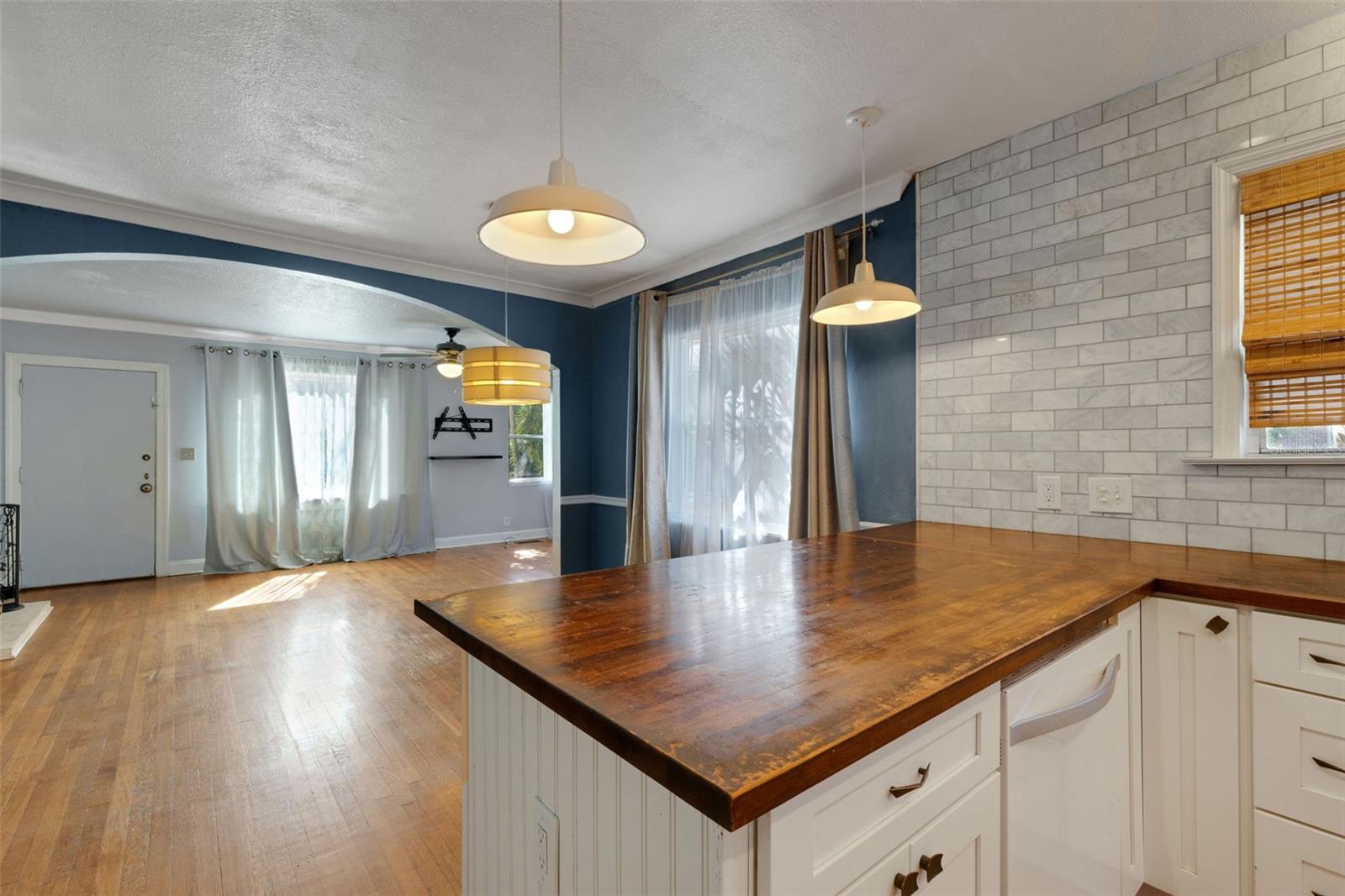 717 12TH AVE N, ST PETERSBURG, FL, 33701