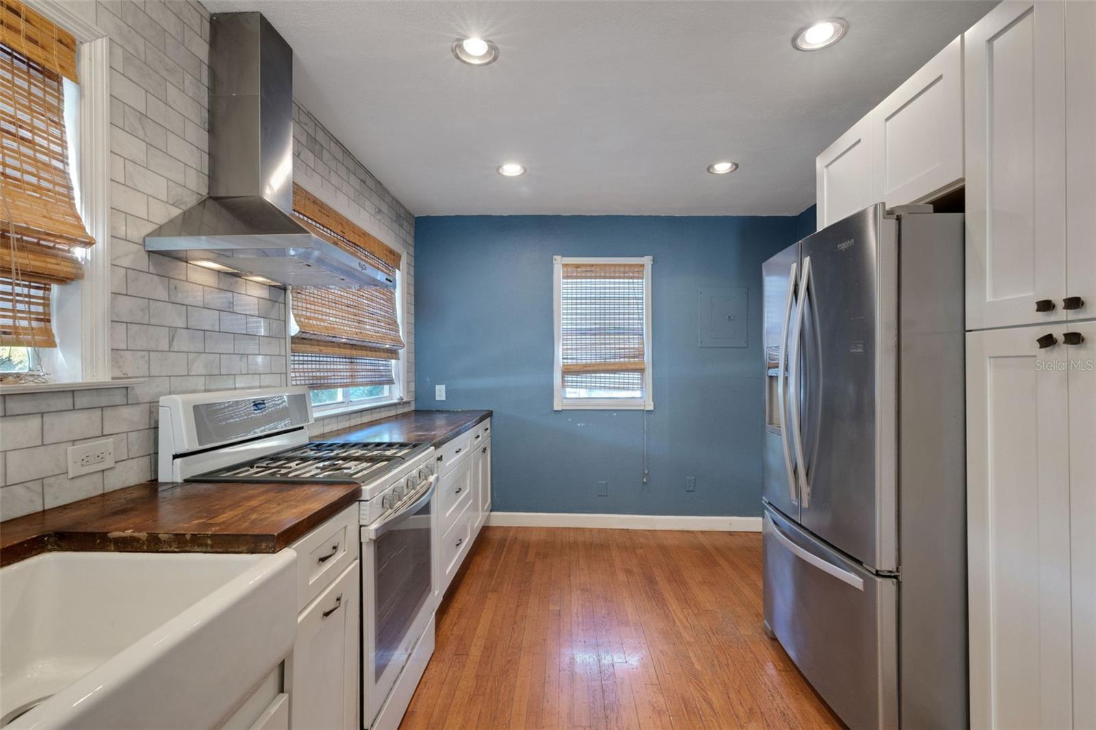 717 12TH AVE N, ST PETERSBURG, FL, 33701