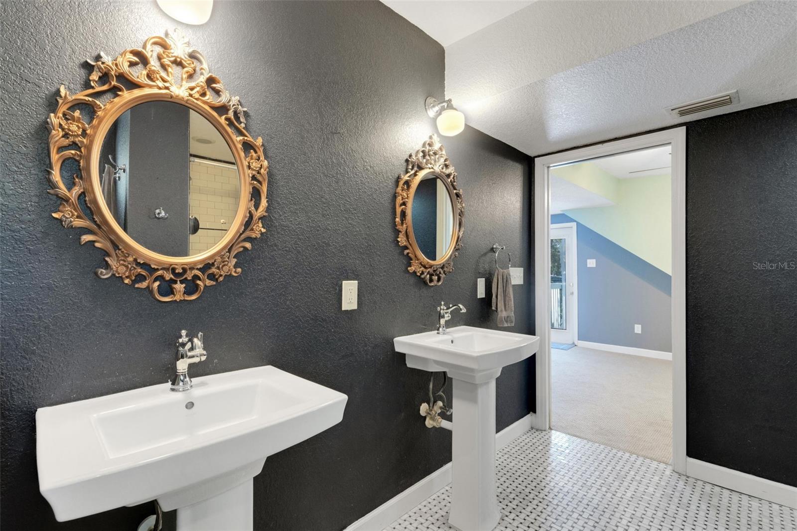 717 12TH AVE N, ST PETERSBURG, FL, 33701