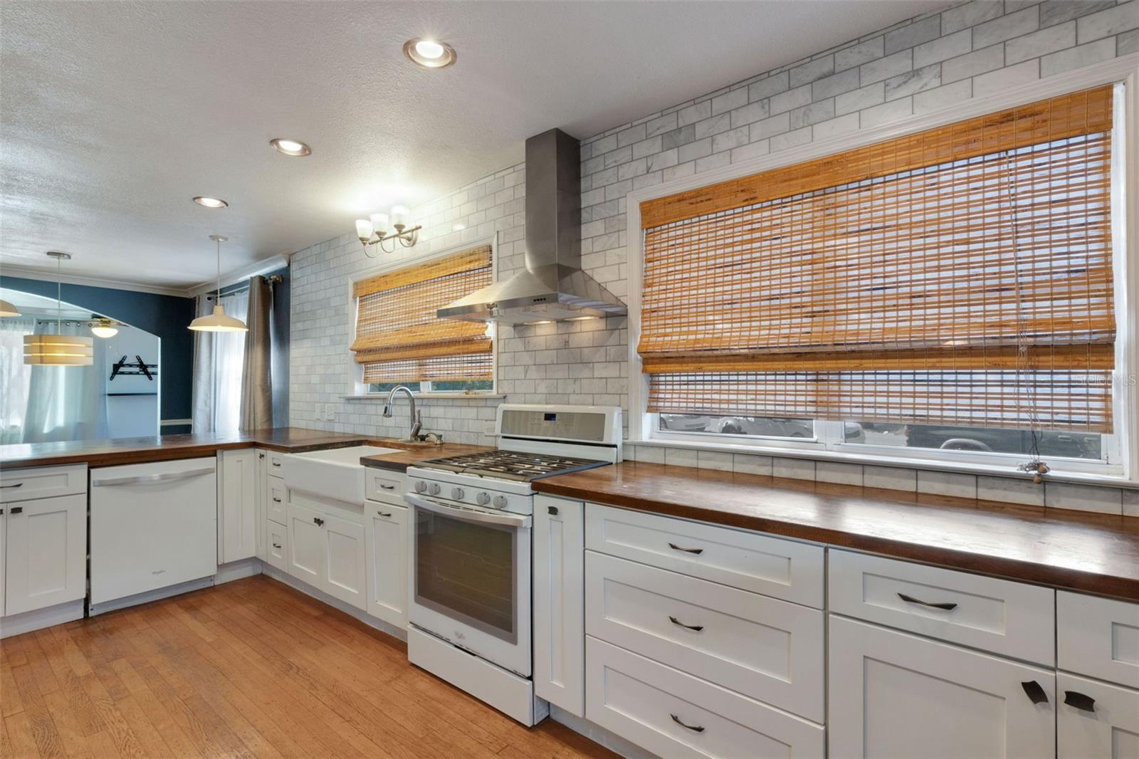 717 12TH AVE N, ST PETERSBURG, FL, 33701