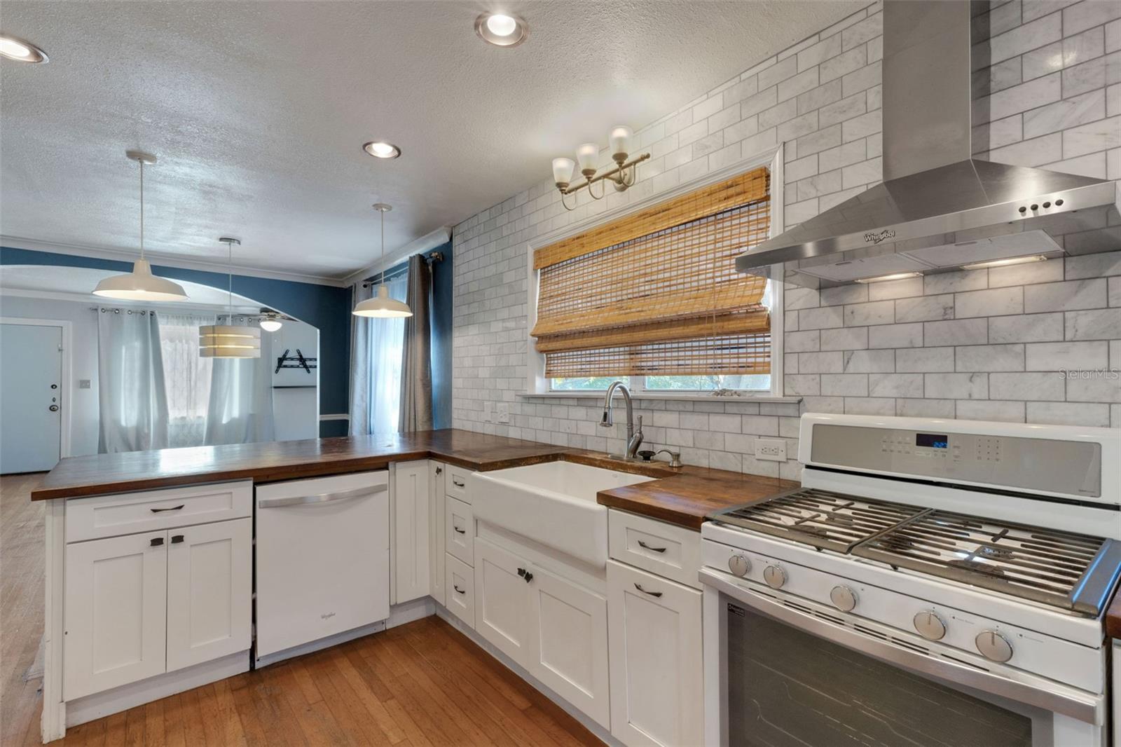 717 12TH AVE N, ST PETERSBURG, FL, 33701