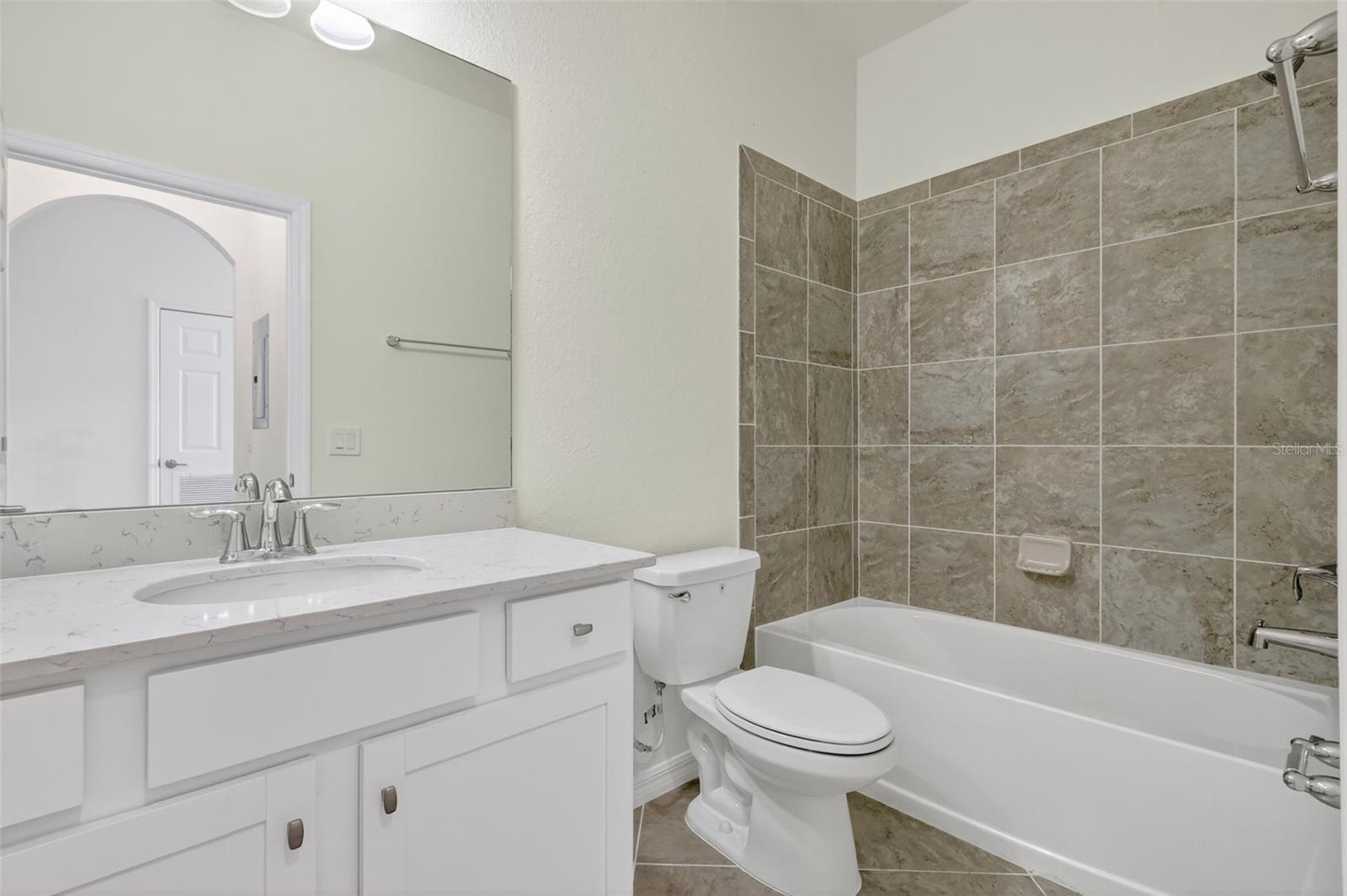 17520 GAWTHROP DR #405, BRADENTON, FL, 34211