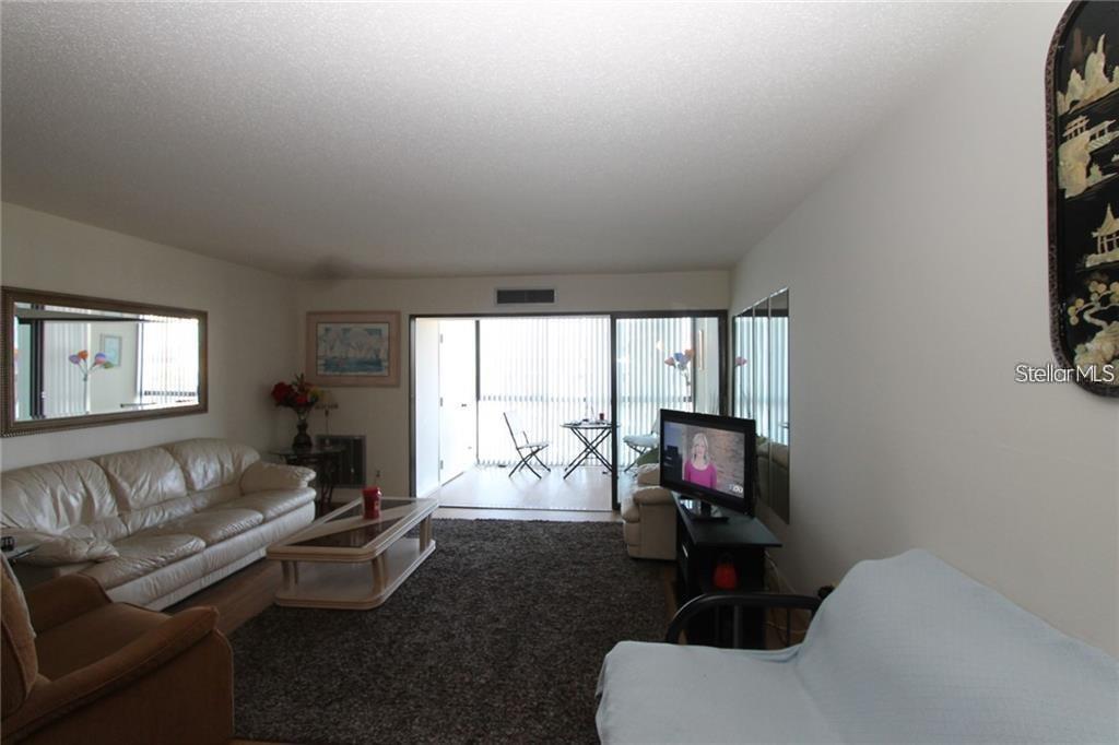 855 BAYWAY BLVD #303, CLEARWATER BEACH, FL, 33767