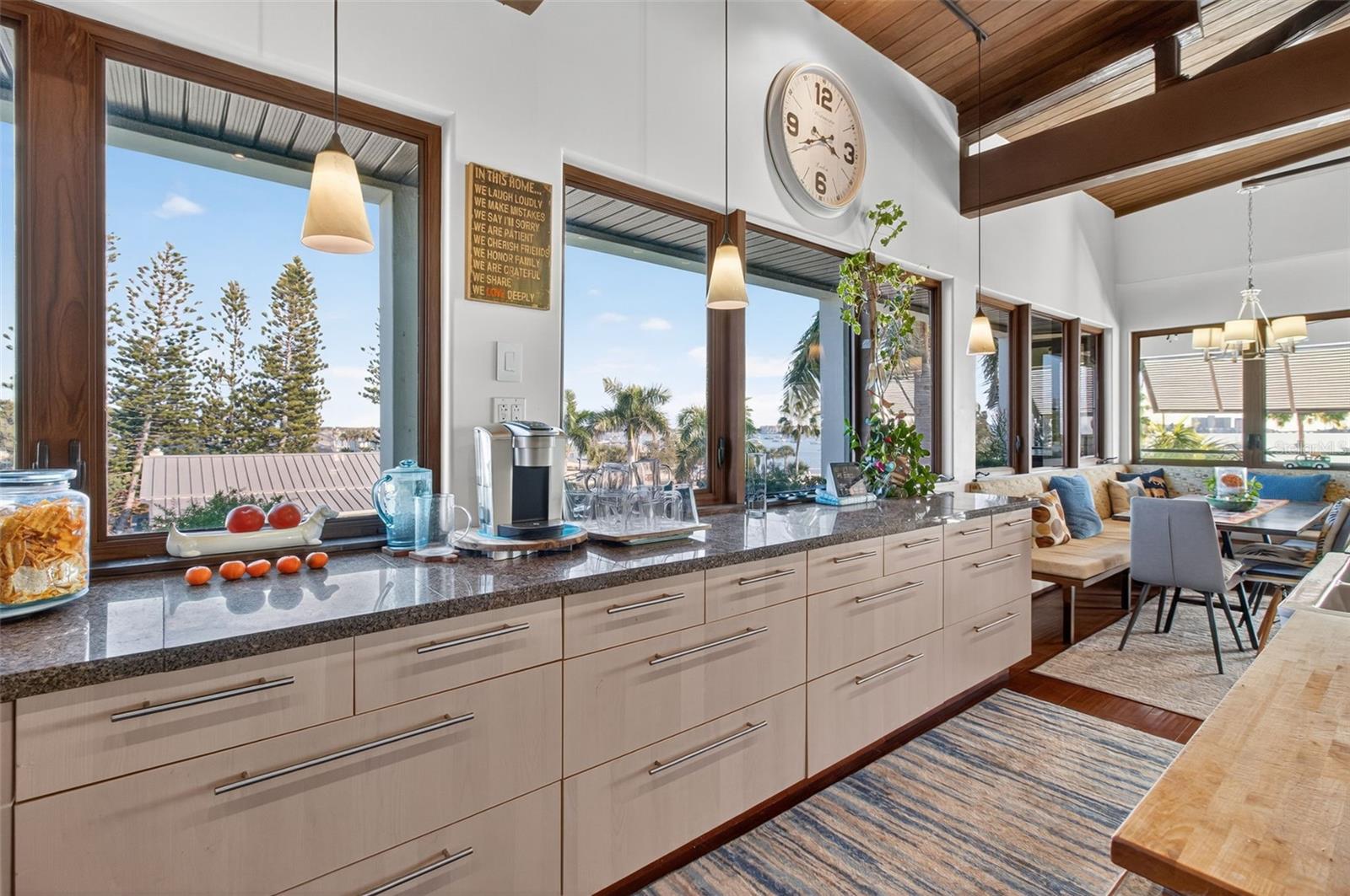 5659 SHORE BLVD S, GULFPORT, FL, 33707