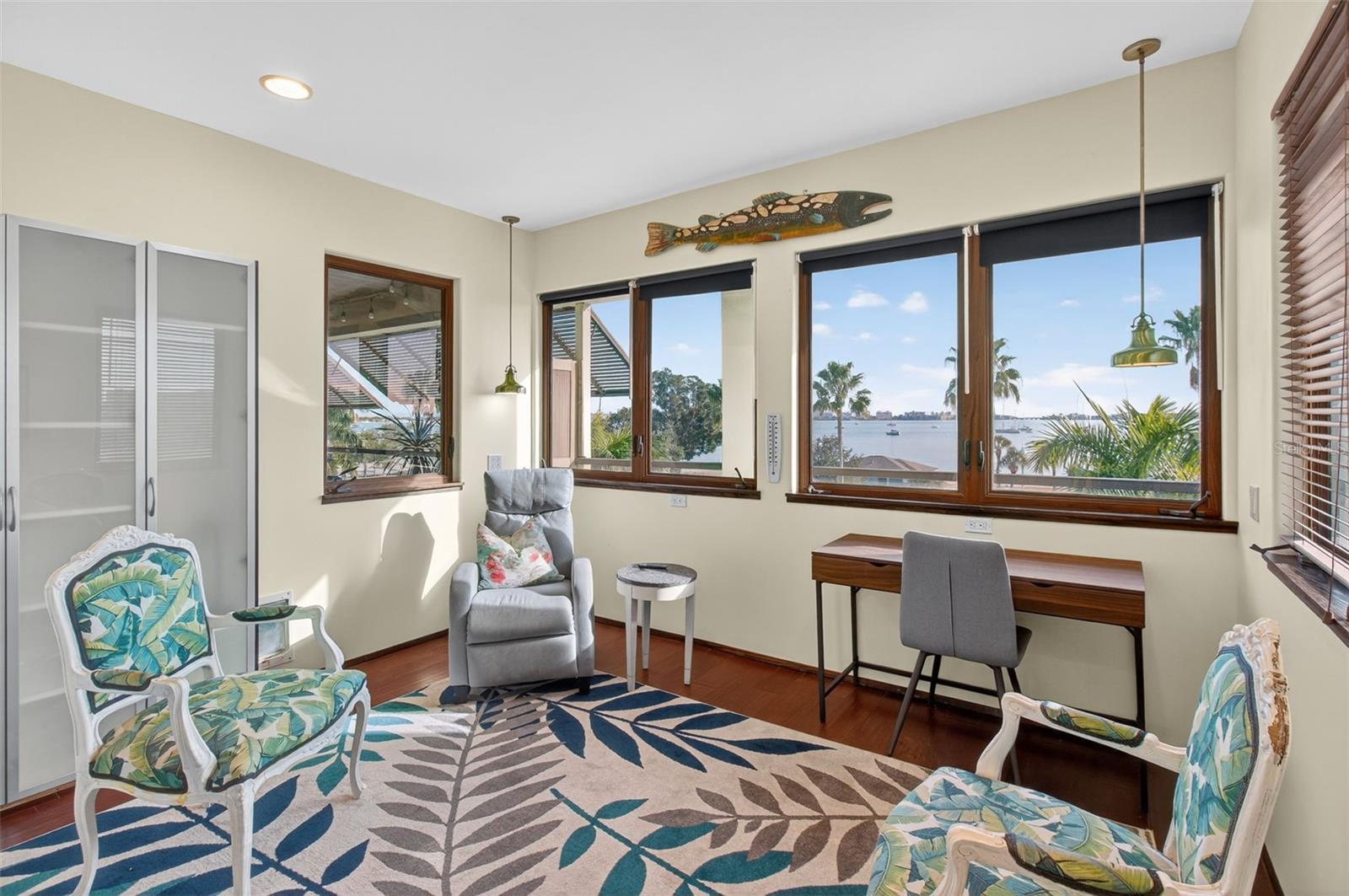 5659 SHORE BLVD S, GULFPORT, FL, 33707