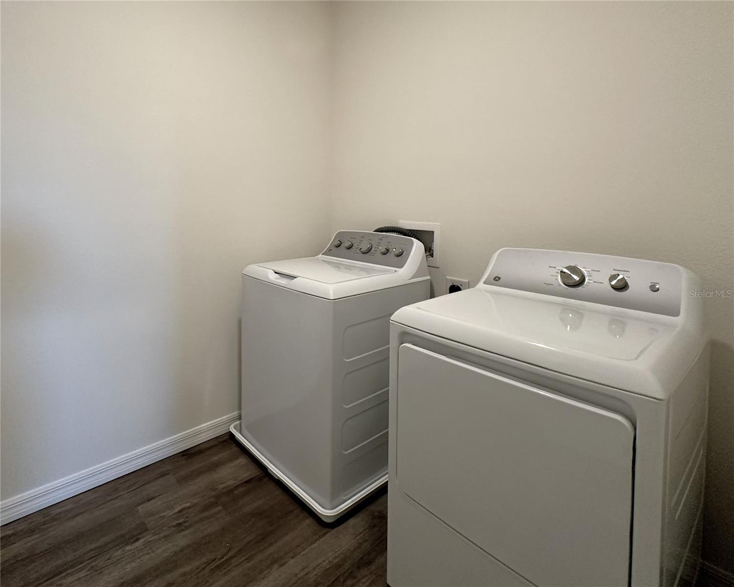 2505 RIBBON FALL AVE, DAVENPORT, FL, 33837