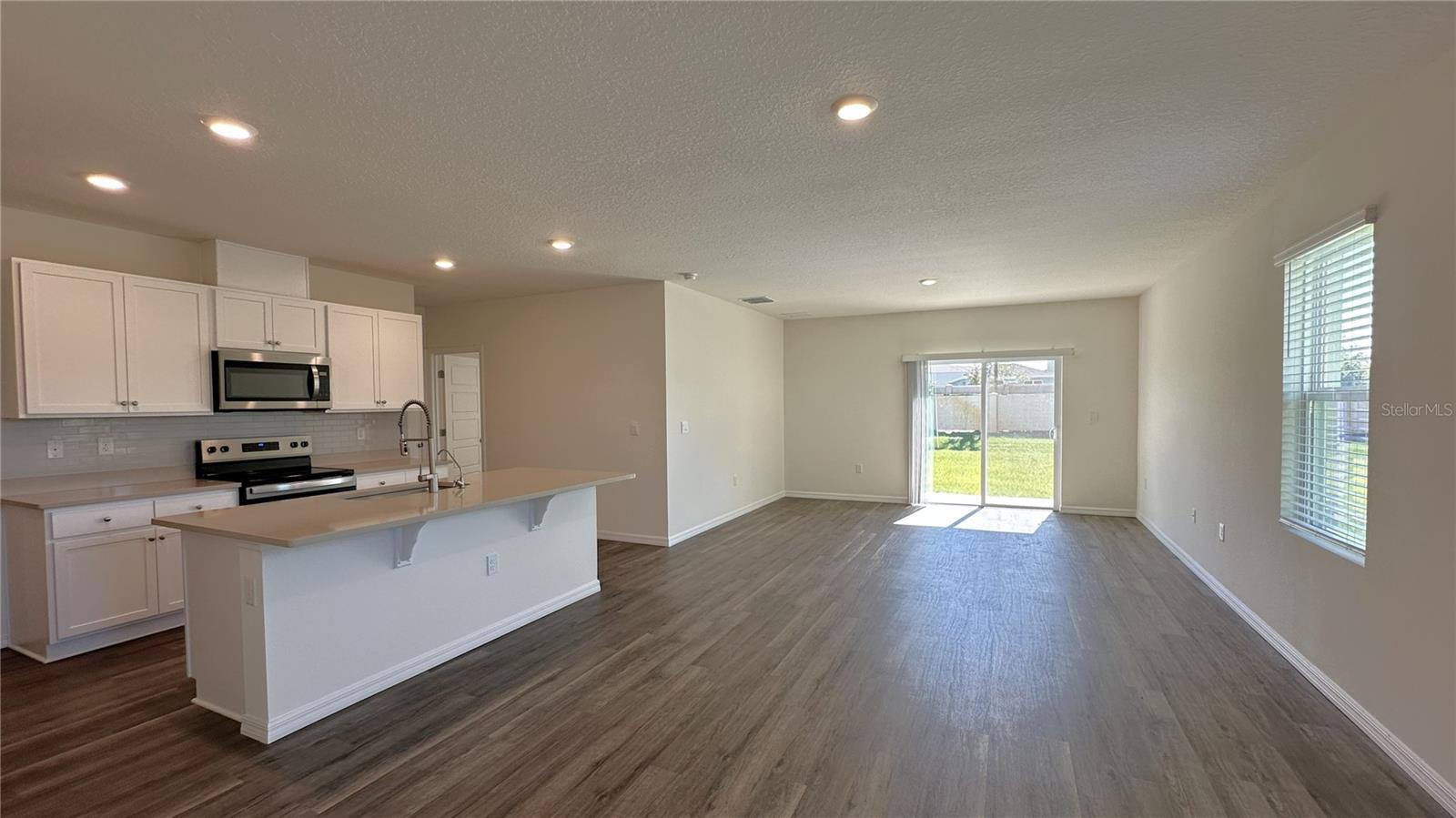 2505 RIBBON FALL AVE, DAVENPORT, FL, 33837