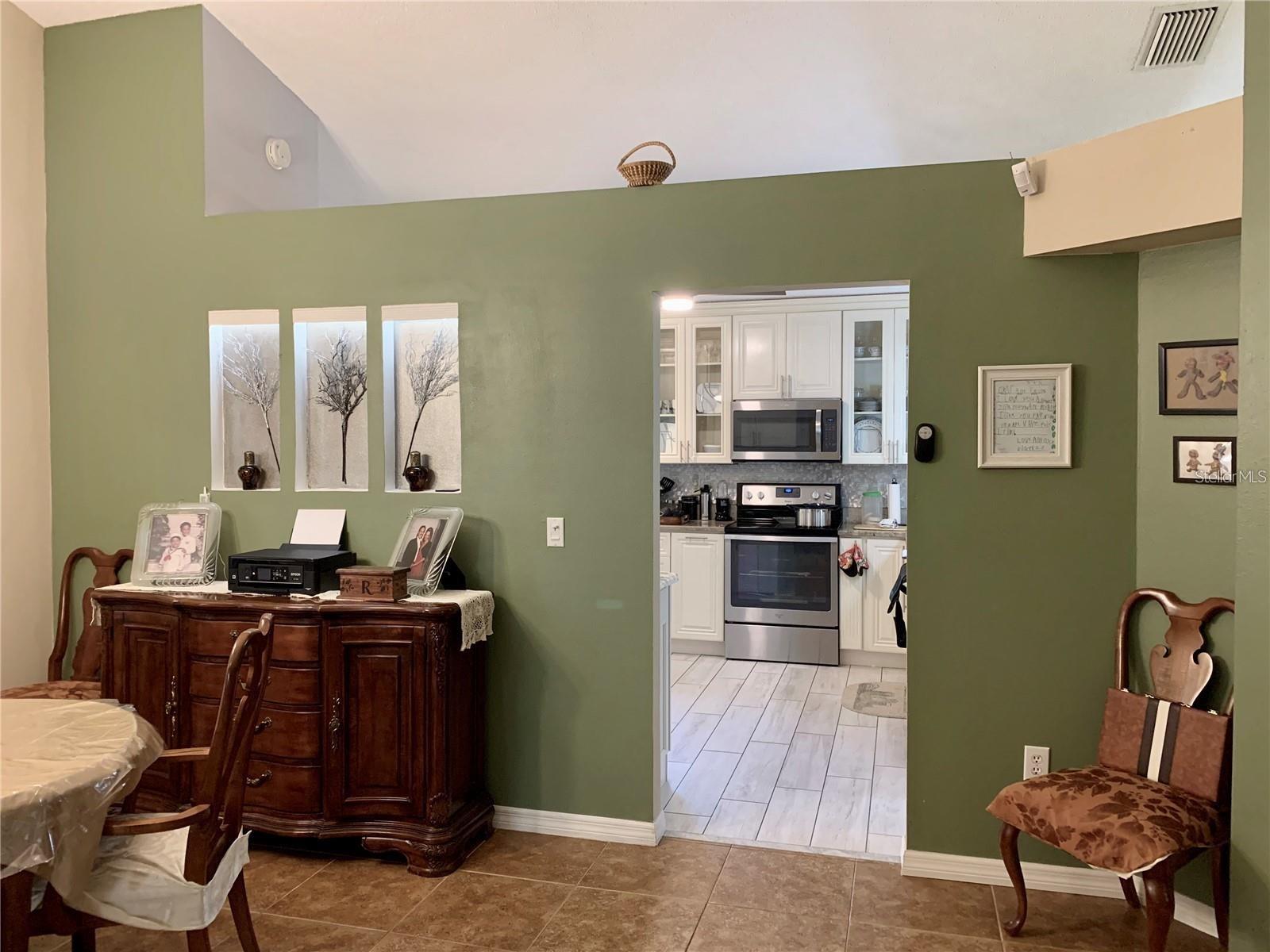 8553 MANASSAS RD, TAMPA, FL, 33635