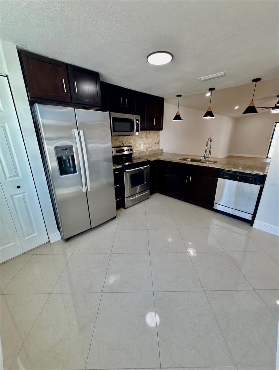 12336 CLOVERSTONE DR, TAMPA, FL, 33624