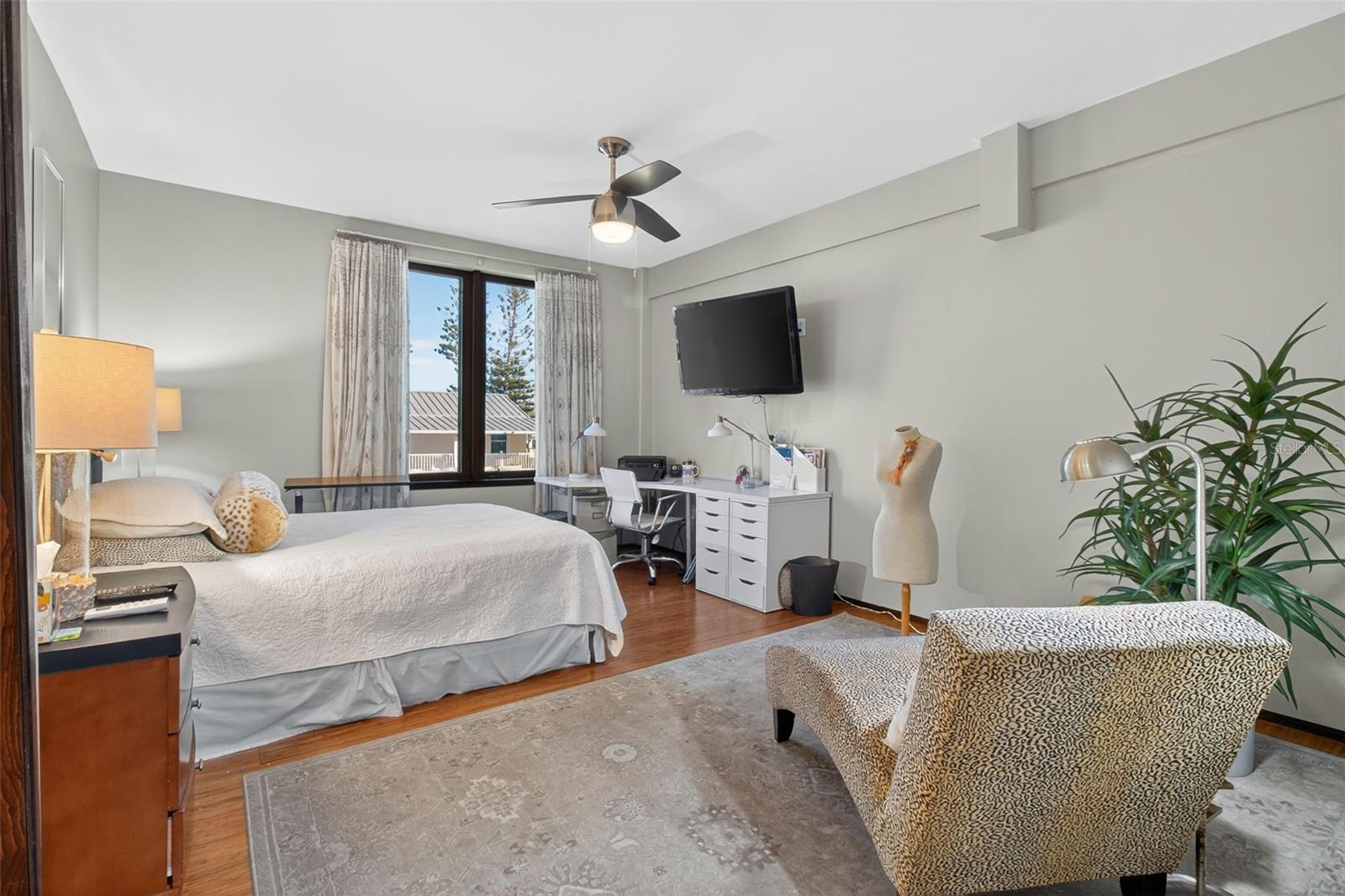 5659 SHORE BLVD S, GULFPORT, FL, 33707