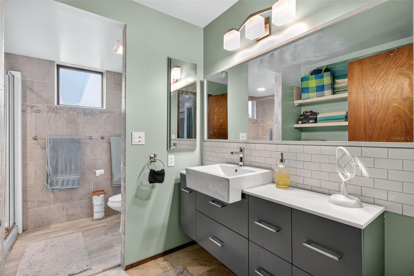 5659 SHORE BLVD S, GULFPORT, FL, 33707