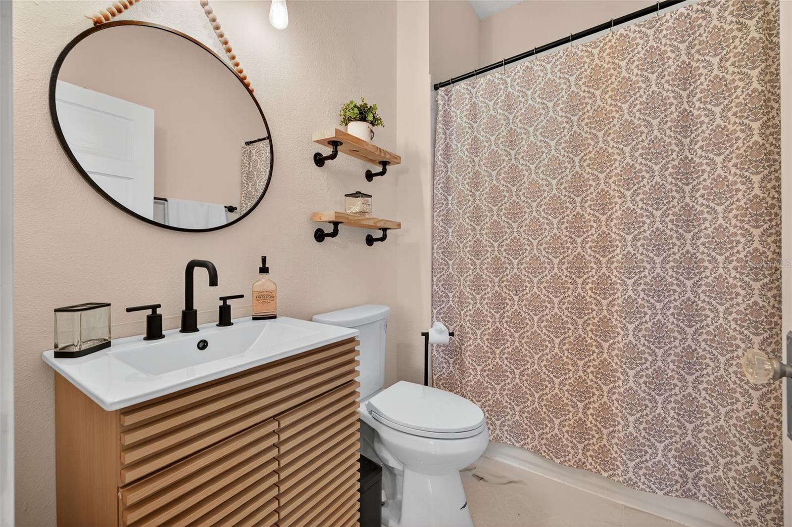 5911 N HIGHLAND AVE, TAMPA, FL, 33604