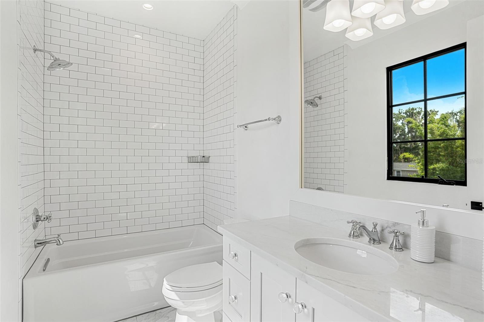 O6357810 Property Photo